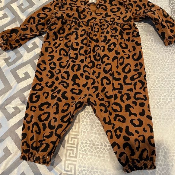 Leopard printed one piece - Picture 2 of 2
